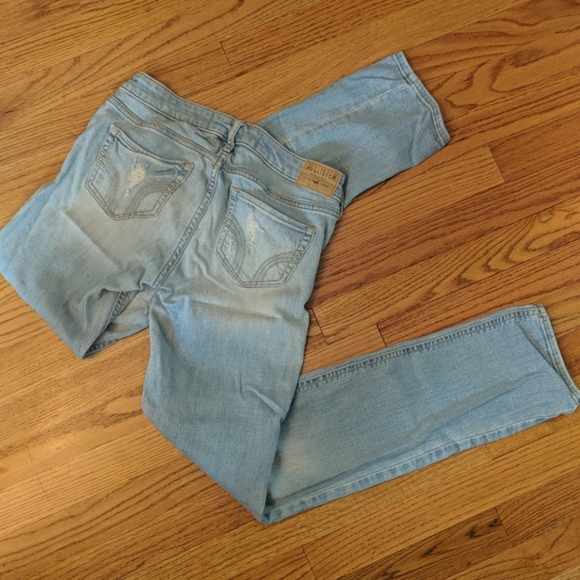 Distressed Hollister Jeans - Picture 2 of 3